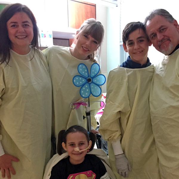 Taylor Swift, McCune family, Arizona Burn Center Taylor Swift, McCune family, Arizona Burn Center